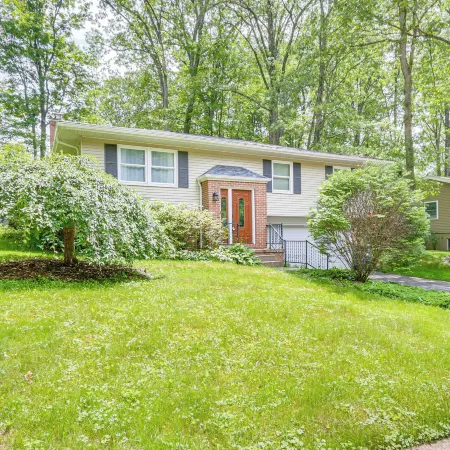 Patio, 2 Living Rooms, 5 Mi to Beaver Stadium