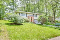 Patio, 2 Living Rooms, 5 Mi to Beaver Stadium - Wi-Fi