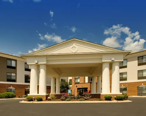Holiday Inn Express & Suites MORRIS by IHG Hotels in Morris