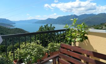 Lago Maggiore Holiday House with Panoramic Views