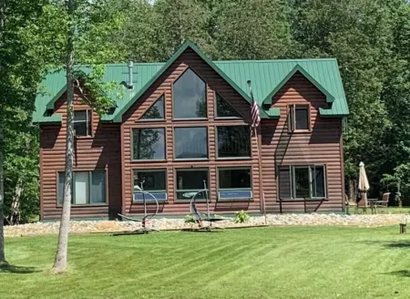 Cozy A- frame cabin on Hill Lake