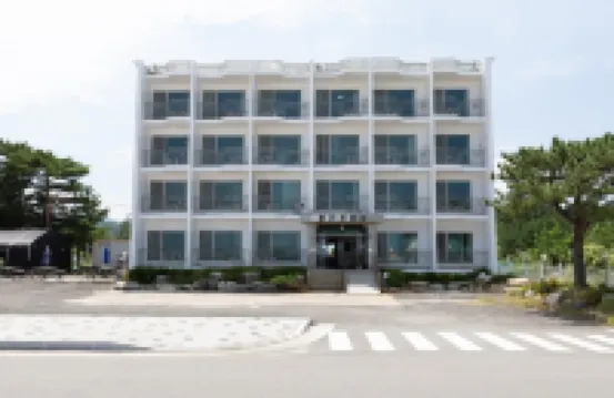 Olive Beach Pension Hotels near شاطئ هاجوداي