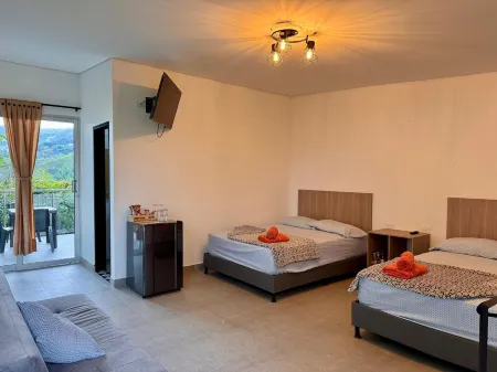 CABIN WITH JACUZZI AND POOL PEÑOL GUATAPE