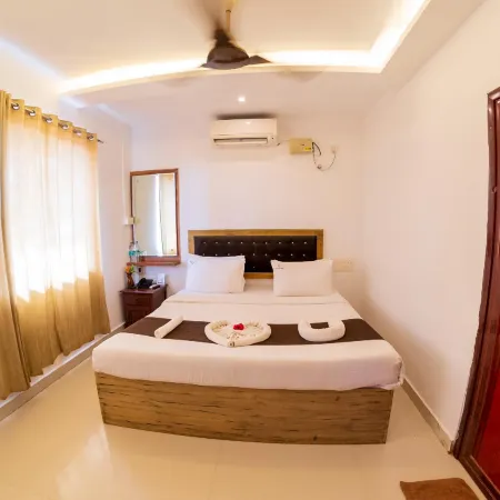 Black Beach Resort
