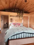 The Bunkhouse Tiny home with a farm feel.with WiFi,and AC.