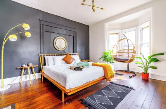 Jungle House Luxury Stays - Downtown Chillicothe Hotels in 