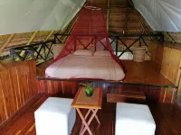 Cabin at the foot of the lagoon