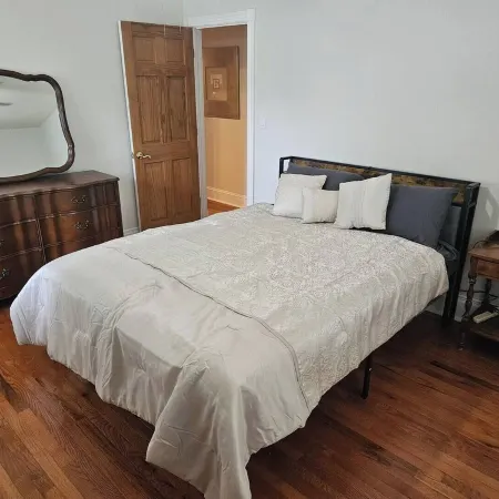 Seneca Heights Oasis with Hot Tub Отели в г. Олеан