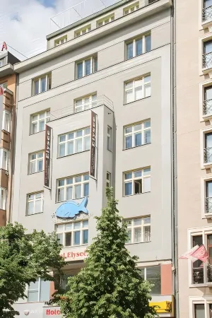 Elysee Hotel