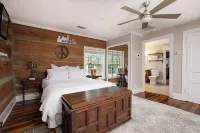 Elegant 1800's cabin in charming downtown Franklin 25 min South of Nashville