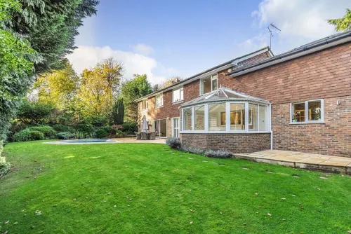 Offering excellent privacy from neighbours.