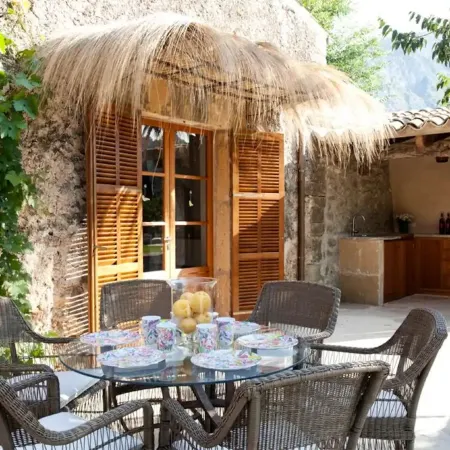 Peaceful modern Villa with great views and great location