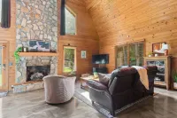 Cozy Lakeview Retreat in Tuscaloosa - 2 bedrooms