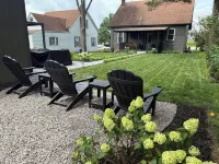 Luxury 3BR Cottage, King Beds, Spa-Style Baths and Outdoor Oasis Hotels in Waterloo