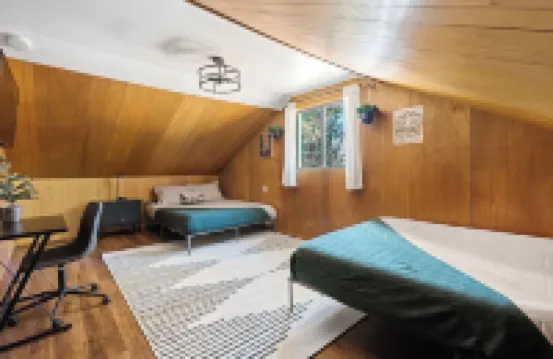 2BR/2BA Cozy Cabin in Big Bear w/Private Fence, Arcade, Spa, Near Forest & Lake