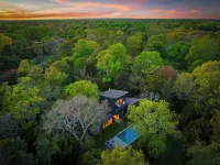 Wander Bellport Park Hotels in Bellport