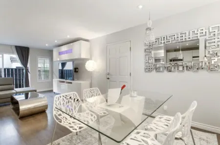 Beautiful Modern Condo by Ventura Blvd