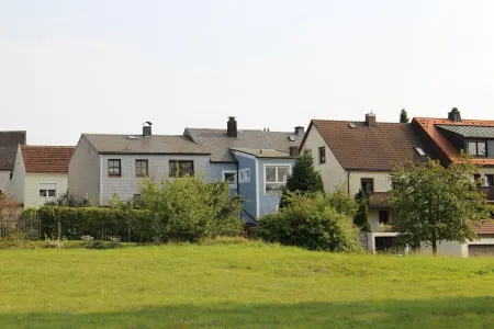 Vacation home Traumblick directly on the lake in Bad Weißenstadt in the Fichtelgebirge. Отели рядом с достопримечательностью «Siebenquell GesundZeitResort»