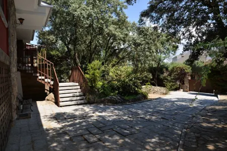 7picos-the house in Galapagar. Villa with swimming pool, ideal for family vacations.