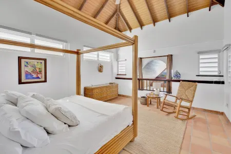 Villa Avalon - Ocean front property located in Rincon Отели в г. Кальваче