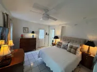 2-br apartment 1.5 blocks to beach in historic Ocean Grove with Peleton, Jaccuzi