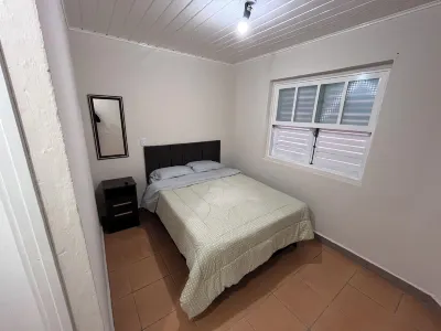 Espaço Aconchegante com Banheiro, Cozinha e Quarto Privativos Hotels in Vila Loli