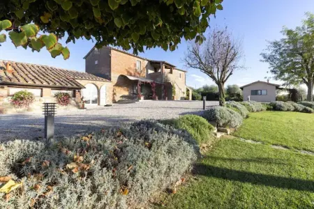 Renovated & Relaxing Historical Cortona Farmhouse