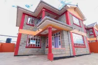 Spacious 4bedroom apartment in Naivasha: WiFi,Own Compound and close to the Lake Hotels in 