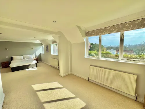 Stunning 7 Bedroom Escape Near New Forest and Beach - Large Garden - Sleeps 14