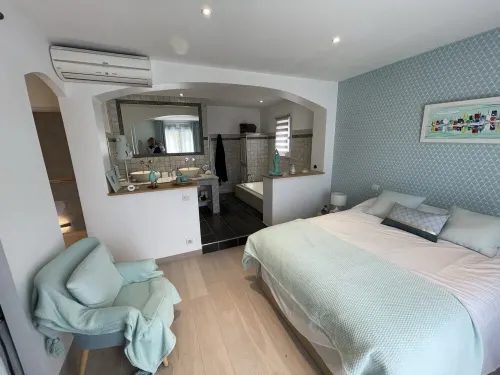 Très Belle Villa Proche du Centre Ville Avec 4 Chambres et 3 Salles de Bains Vidauban 호텔