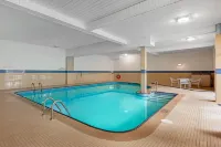 Quality Inn & Suites - Pool