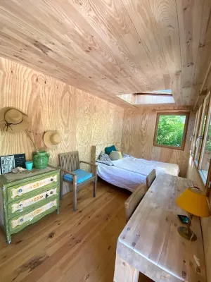 Magnificent Maison bois château park Hotels near Maisons-Laffitte Castle