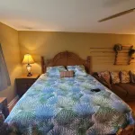 Eagle Point-Cozy Lake living House and Cottage. Family, pets and your boat.