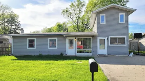 3-bedroom house in charming Champaign 6 minutes from State Farm Center