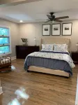 Flower Farm 3BR/2BA Mid-Century Farmhouse Near Mammoth Cave