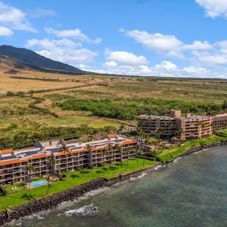 Paradise in Stunning Penthouse with A/C, parking, sleeps 6!Lauloa # 405