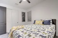 Estrella Mountain 5 Bdrm w/Views, Pool, and Games!