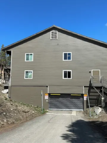 Charming Studio condo in Kirkwood