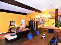 Large 3/4 bedroom Valley View House with Outdoor Space, Pool and Storm Shelter