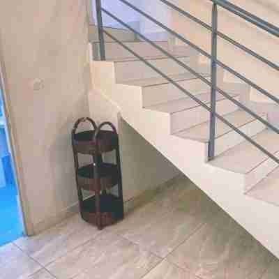La Siesta Abidjan-Charming 2-bedroom Split-Mezzanine level apartment; WiFi-AC. Others