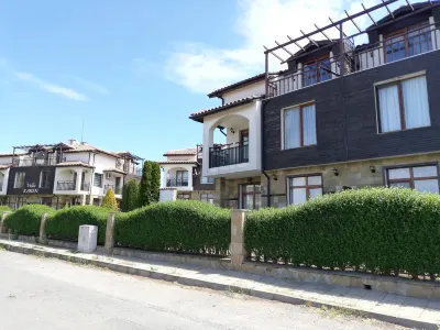 Sun and Sea apartment - Fully Equipped Spacios One Bedroom Apartment Các khách sạn gần Ailyaka Camping