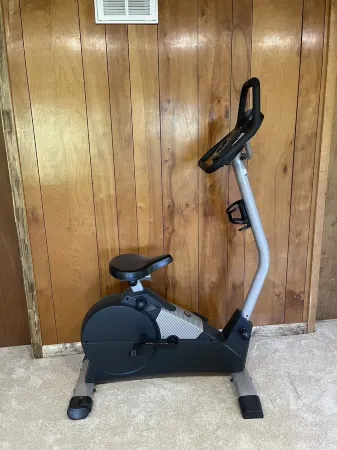 Cabin with Stunning Lake View