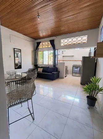 Cozy 2-bedroom apartment in beautiful Neiva with AC, WiFi, near to the Hospital Отели в г. Нейва