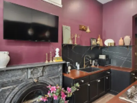 The Plum Parlor - Moody Victorian Studio with Timeless Charm