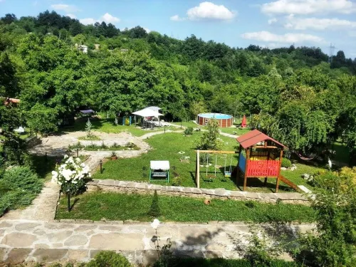 Guest House Stone Paths built in 1885 + BBQ  - Close to many historical places Hotel di Kostenkovtsi