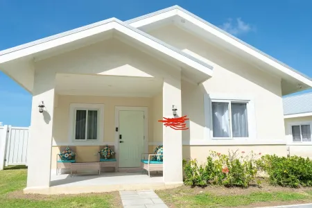 Royal oceanpointe beachfront Villa