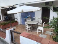 THE BLACK SANDS is a 2-room apartment in the middle of the 2 beaches of Vulcano