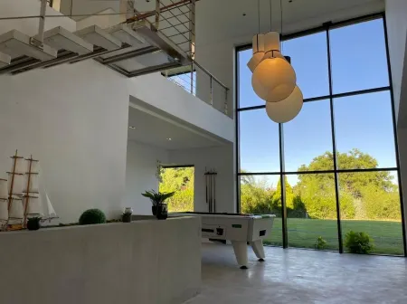 Beautiful, contemporary villa in the mountains of Cabo in a gated community