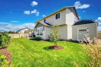 Gym. Kid Friendly. Adults Retreat. Bedroom TV's Pullout Couch. Private. Spa Tub.