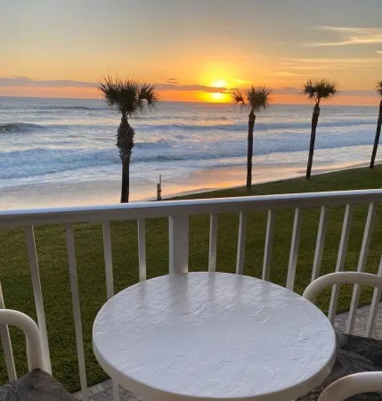 Tranquil 2-bedroom condo on Ormond Beach with a multimillion-dollar view!